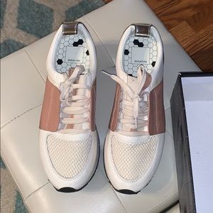 Dolce Vita Yvette sneakers sz 9